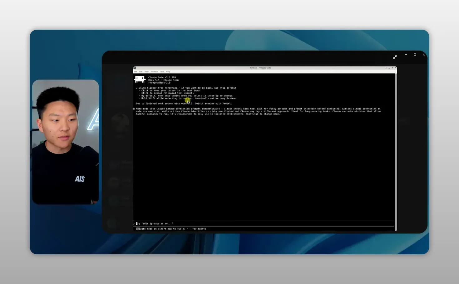 หน้าต่าง terminal บนคอมพิวเตอร์คลาวด์ในเดโม เปิด Claude Code และแสดงบัญชี Claude Team