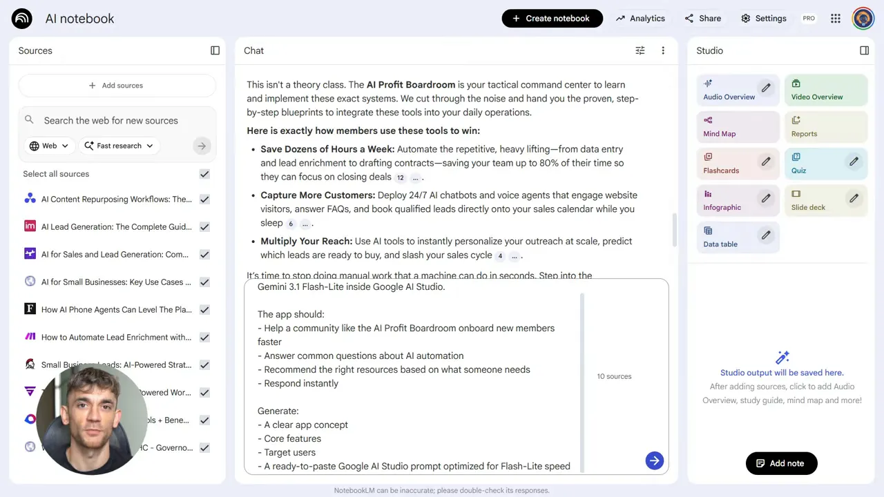 หน้าจอ NotebookLM แสดงคำสั่งขอแนวคิดแอป ฟีเจอร์ กลุ่มผู้ใช้ และ prompt สำหรับ Google AI Studio