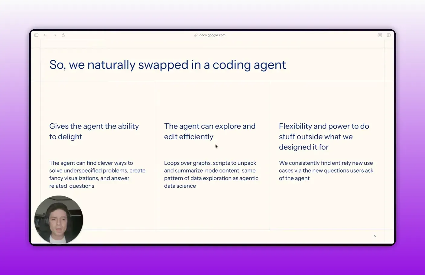 สไลด์สามคอลัมน์อธิบายความยืดหยุ่นของ coding agent และการสำรวจข้อมูล